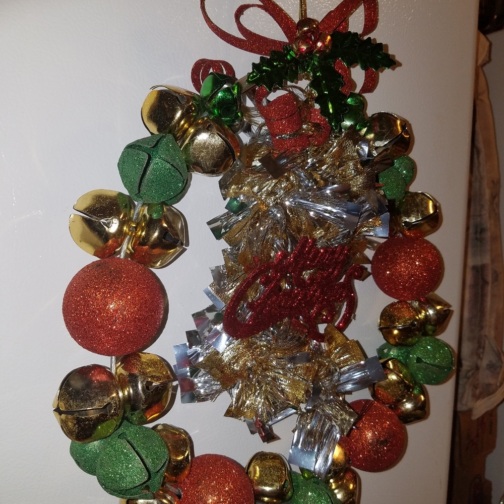 Handmade Jingle Bells Christmas Wreath - Picture 4 of 6